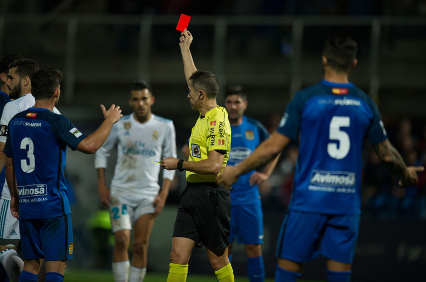Real Madrid đánh bại đội hạng ba nhờ 2 quả penalty